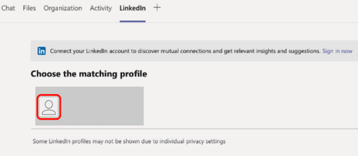 في علامة التبويب LinkedIn في Teams، يسلط مربع أحمر الضوء على ملف تعريف LinkedIn مطابق.