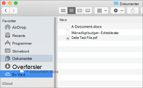 Vinduet Finder på Mac, som viser træk og slip for at flytte filer
