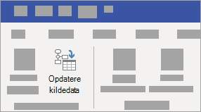 Vælg diagrammet, og vælg Opdater kildedata under Dataværktøjer – Design.