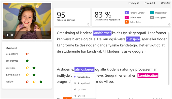 smilende hvid studerende med lyserøde hovedtelefoner på er afbilledet i videorammen ud for det afsnit, hun har læst. er afsnittet markeret med farvekodede fejl.