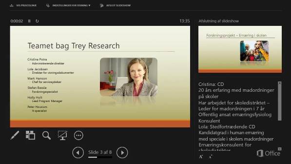 Præsentationsvisning i PowerPoint 2016 med en cirkel rundt om talerens noter