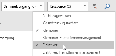 Screenshot der Dropdownliste "Ressourcen filtern" auf dem Task Board mit zwei ausgewählten Ressourcen