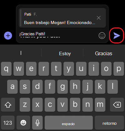 Un círculo rojo resalta el botón Enviar en el cuadro de redacción. Dentro del cuadro de redacción, hay una vista previa del mensaje y una respuesta escrita al mensaje.