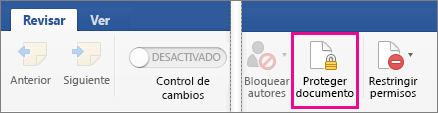 En la pestaña Revisar, la opción Proteger documento está resaltada