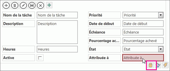 Bouton Données à côté d’un contrôle de saisie semi-automatique.