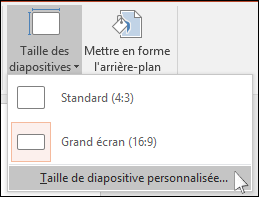 Dans l’onglet Création du ruban, sélectionnez Taille des diapositives, puis Taille de diapositive personnalisée.