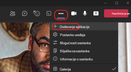 Slika prikazuje kako dodati aplikaciju tijekom sastanka u aplikaciji Teams.