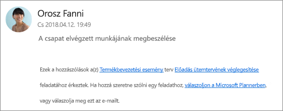 Képernyőkép: Csoportos e-mail megjelenítése, amelyben egy munkatárs az első megjegyzésre válaszol.