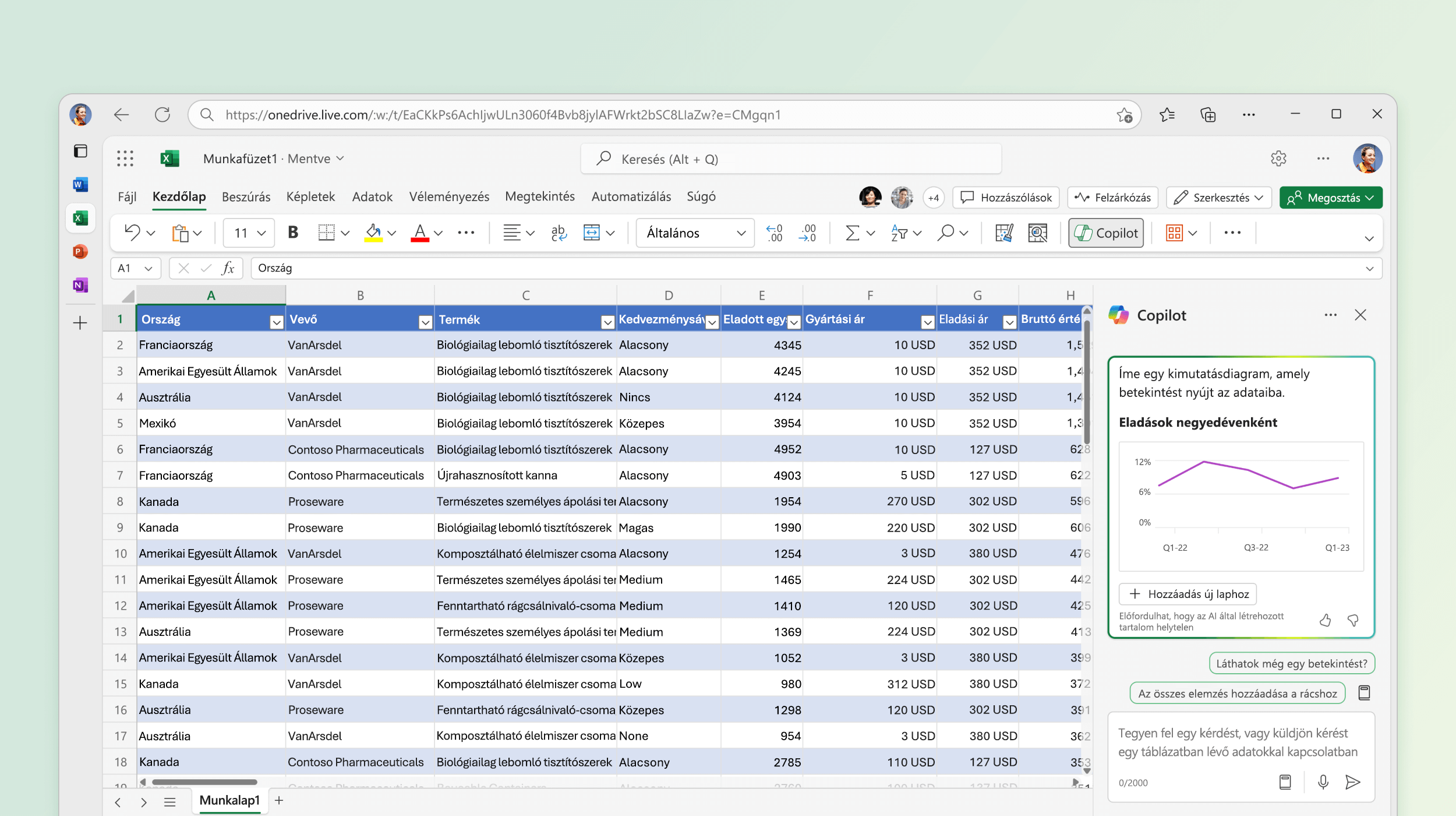 Az Excelben elérhető Copilot képernyőképe, amely meglévő adatokból származó megállapításokat azonosít.