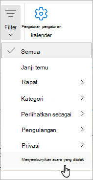 Cuplikan layar Filter di Kalender memperlihatkan Sembunyikan acara yang ditolak dari menu menurun