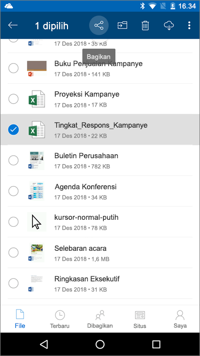 Cuplikan layar dari aplikasi seluler OneDrive dengan file yang dipilih dan ikon unggah disorot