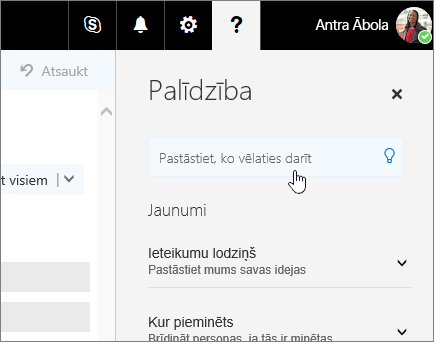 Ekrānuzņēmums, kurā redzama palīdzības rūts programmā Outlook tīmeklī, parādot lodziņu pateikt man.