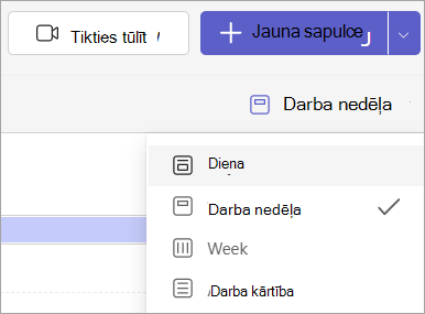 Ekrānuzņēmums ar nolaižamo izvēlni, kurā redzami dažādi kalendāra skati lietojumprogrammā Teams.