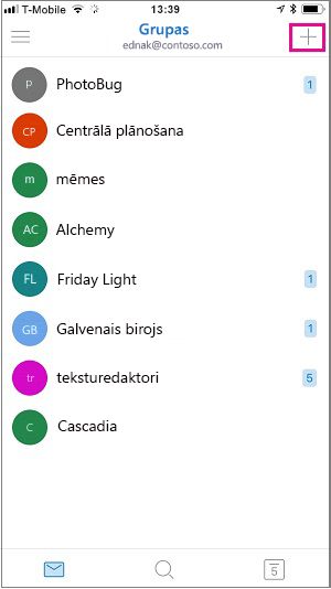Pieskarieties pie pluszīmes ekrāna augšējā labajā stūrī, lai izveidotu grupu