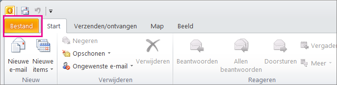 Kies in Outlook 2010 het tabblad Bestand.