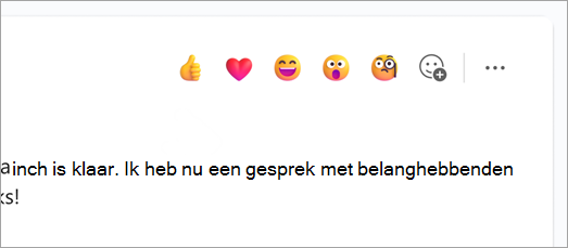 Schermopname van emoji voor snelle reactie boven een chatbericht