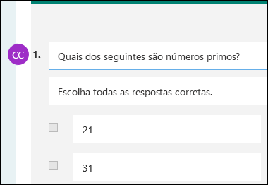 Iniciais do colaborador exibidas ao lado da pergunta do teste