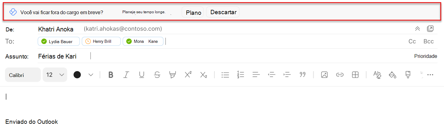 Captura de ecrã de uma sugestão inline para planear o seu tempo ausente ao compor um e-mail no Outlook