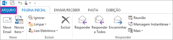 Essa é a aparência da faixa de opções do Outlook.