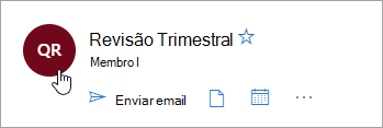 Uma captura de tela de uma imagem de grupo acima da lista de mensagens