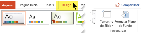 Selecione a guia Design na Faixa de Opções da barra de ferramentas. O botão do menu Tamanho do Slide, na extremidade direita, apresenta o controle de orientação do slide.