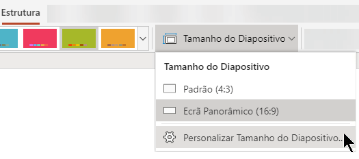 As opções para o tamanho do dispositivo estão disponíveis na extremidade direita do separador Estrutura, na barra de ferramentas do friso no PowerPoint Online