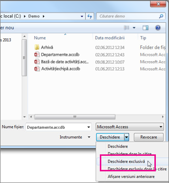 Caseta de dialog Deschidere afișând lista verticală din butonul Deschidere extinsă, indicatorul fiind peste opțiunea Deschidere exclusivă.
