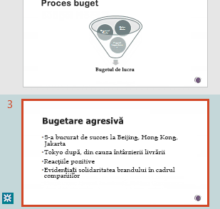 Evidențierea revizuirii în panoul de miniaturi din PowerPoint