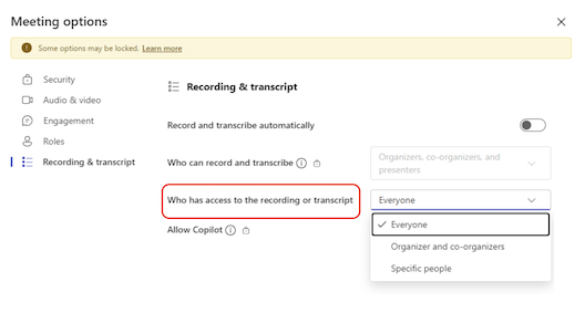 Možnosti schôdze cez Teams s možnosťou Kto má prístup k záznamu alebo prepisu nastaveným na možnosť Všetci.
