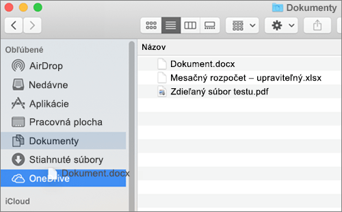 Okno Finder v Macu zobrazujúce premiestňovanie súborov myšou