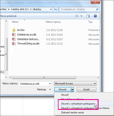 Dialógové okno Otvoriť s rozbaľovacím zoznamom rozbaleným na tlačidle Otvoriť a kurzorom na možnosti Výhradný prístup.