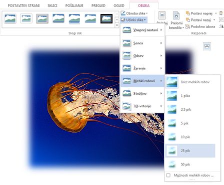 Z možnostmi »Učinki slike« lahko dodate senčenje, mehke ali poševne robove ali druge vizualne učinke.