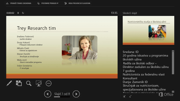 Prikaz za izlagača u programu PowerPoint 2016, sa krugom oko beležaka govornika