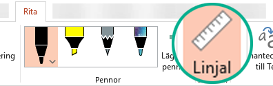 Linjalen finns på fliken Rita i menyfliksområdet i PowerPoint 2016.