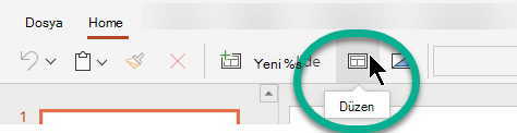 Web için PowerPoint'te Giriş sekmesindeki Düzen düğmesi.