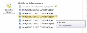 Microsoft Word dosyasının sürüm geçmişinin Backstage Görünümü. Sürüm 4 seçildi.