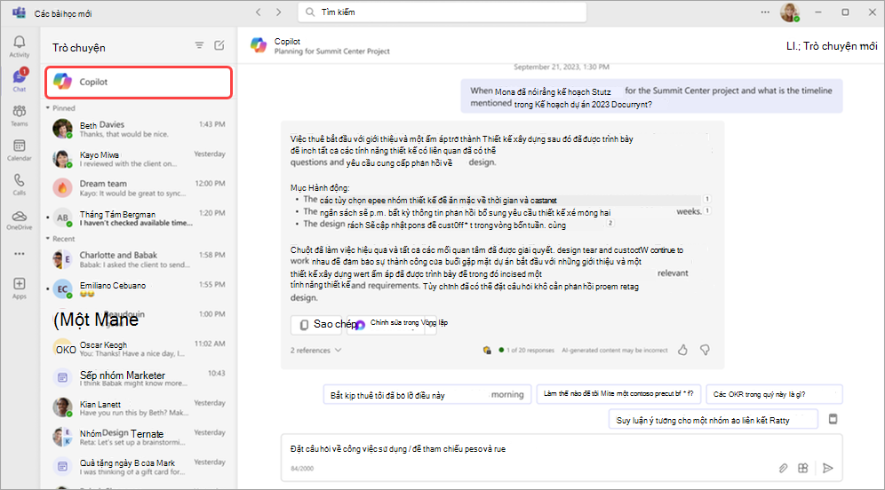 Ảnh chụp màn hình tô sáng ứng dụng Copilot phía trên trò chuyện trong Microsoft Teams